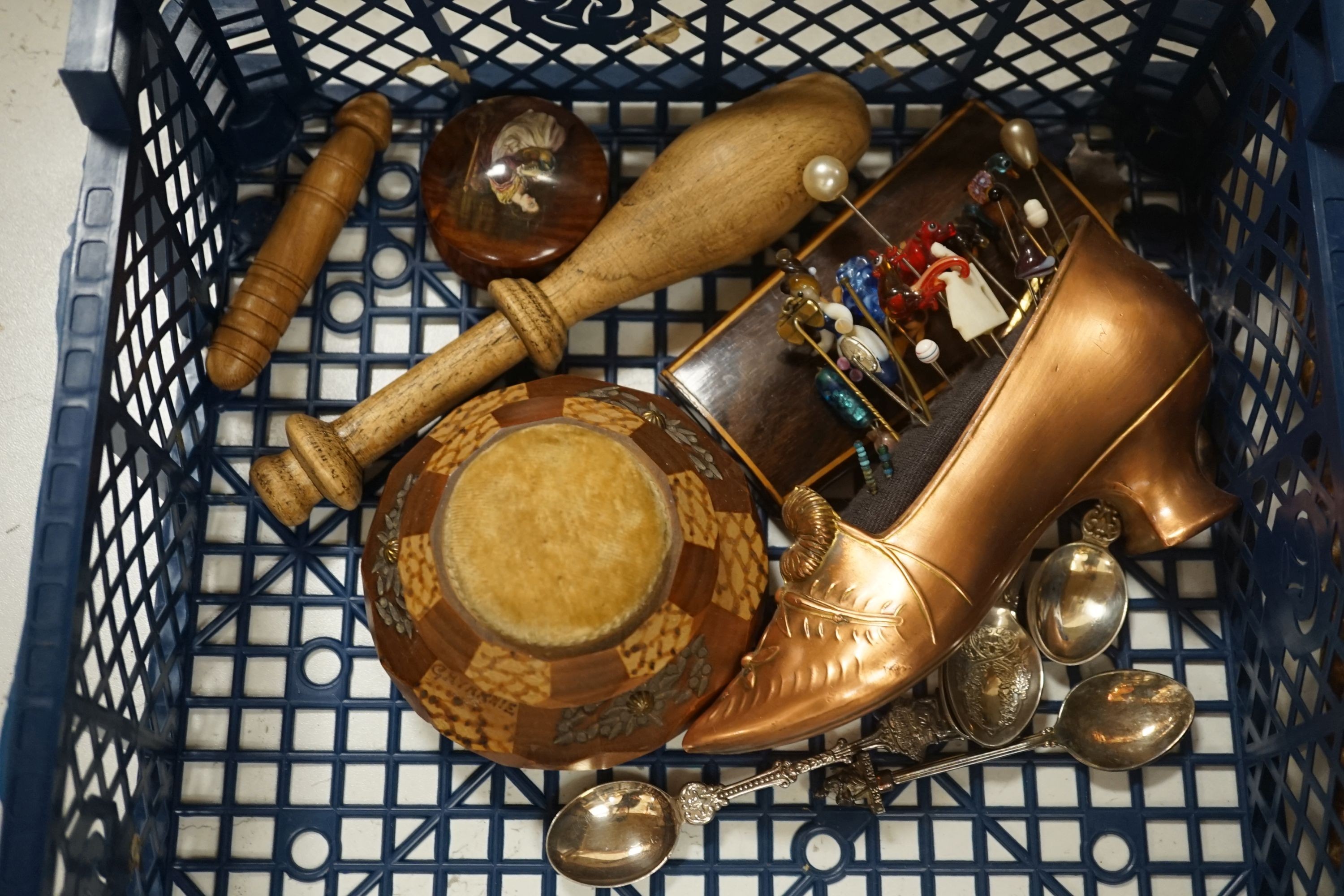 Lace maker's accessories etc.
